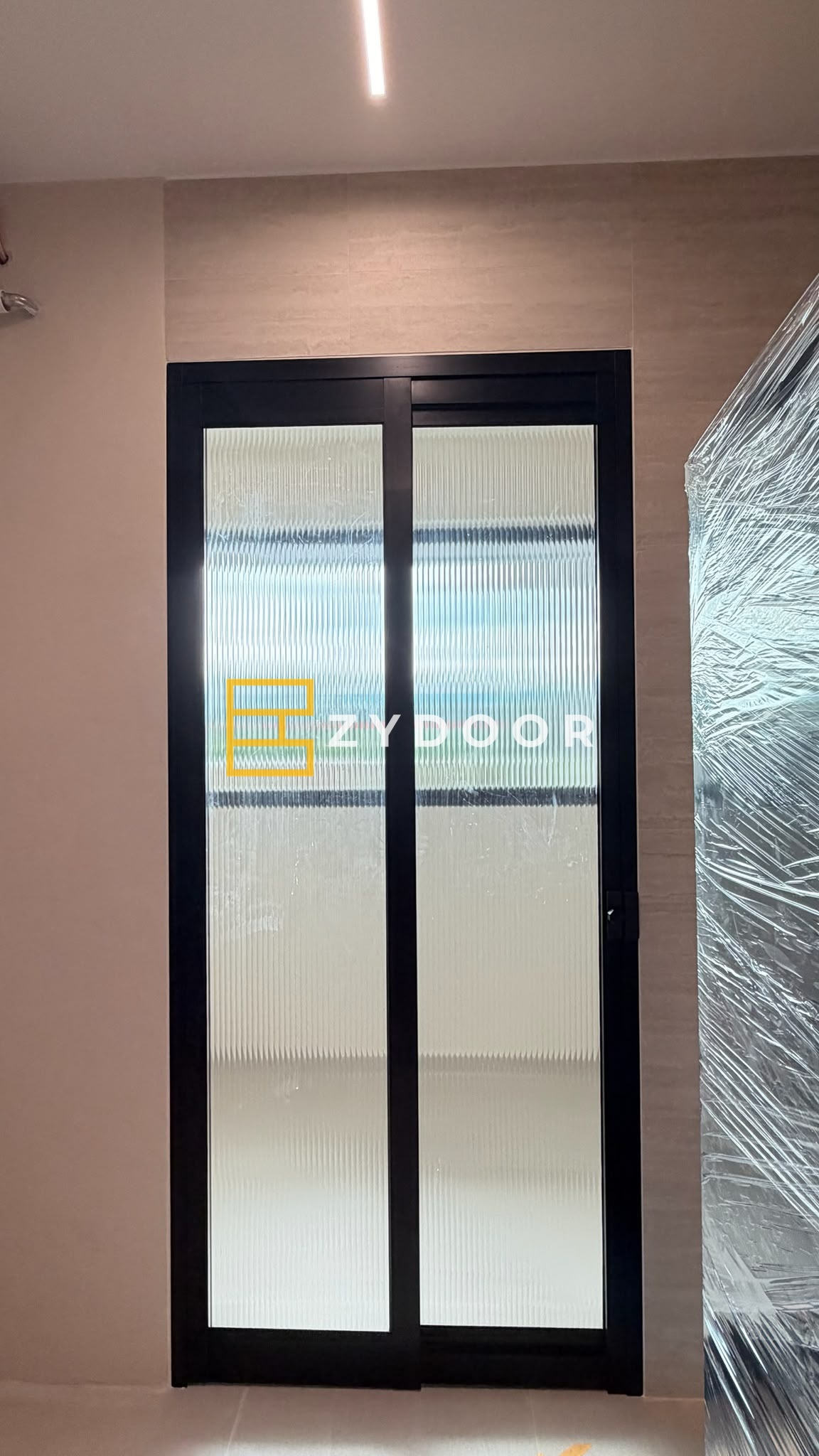 fluted_door_wm_4