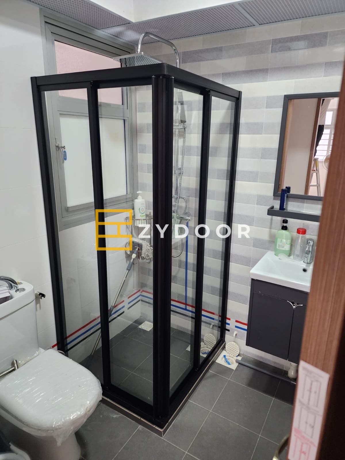 L Shaped ShowerBlack Frame Tempered Glass
$868