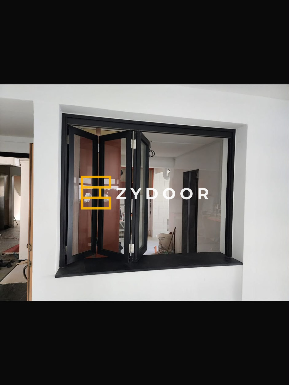window_bifold_letterboxed_1